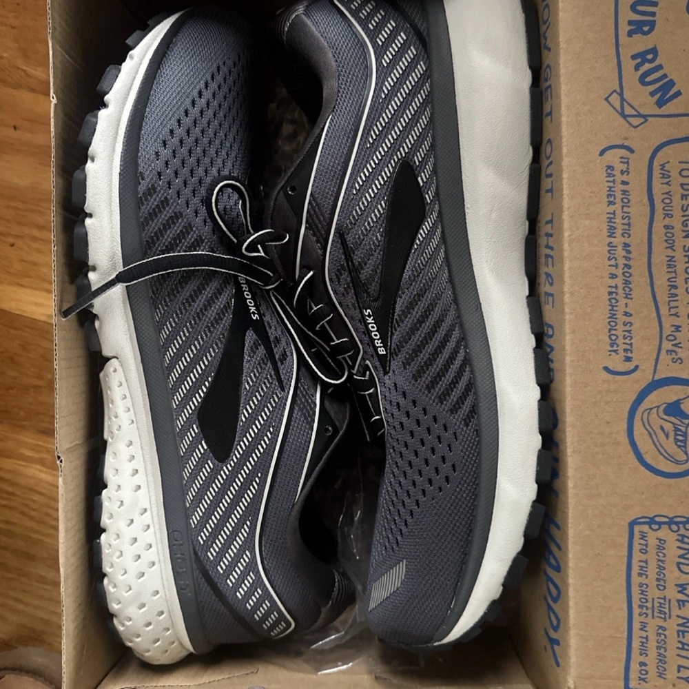 Brooks ghost 12 Men's Athletic Shoes - Black and Gray, men’s 8 Women’s 9.5
